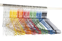 COLOR - Set auf 50 Metall Kleiderbügel in verschiedenen Farben