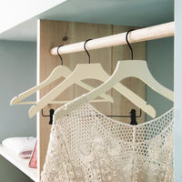 "Concale" gekerbte Kleiderbügel