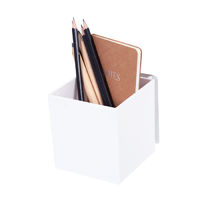 "Hang It" Quadratische Aufbewahrungsbox für die Montage an der Wand